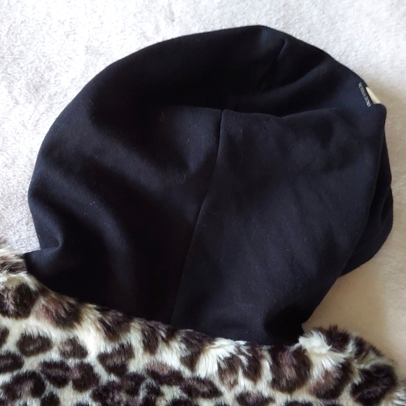 2012 PINK VS Leopard Faux Fur Full Zip Gold Foil Hooded Sweater - Picture 10 of 16